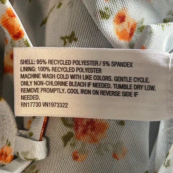 Pretty Blue Floral Crop Top - Picture 6 of 7